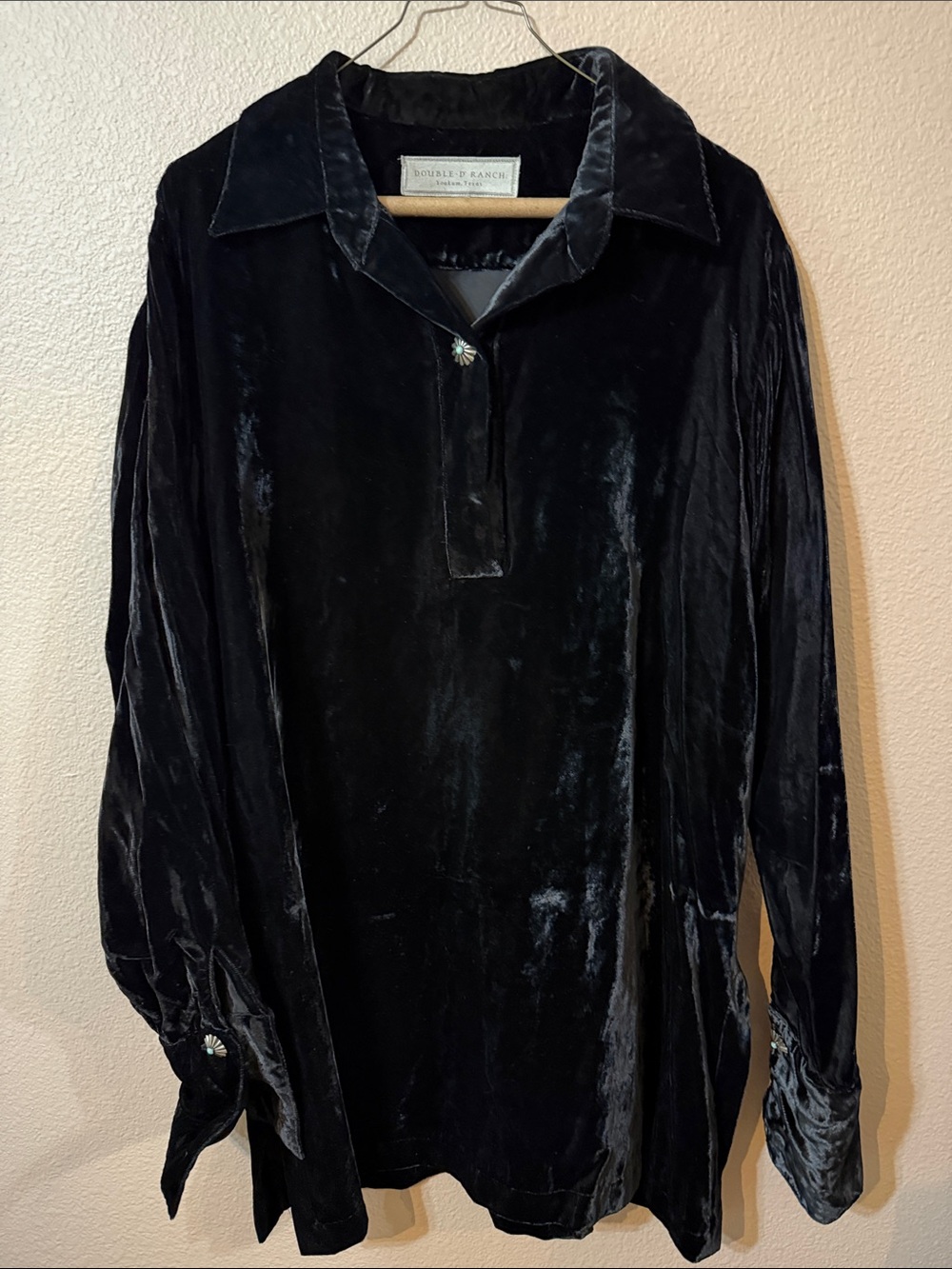 Double D Ranch Black Velvet Button-Front Long Sleeve Blouse